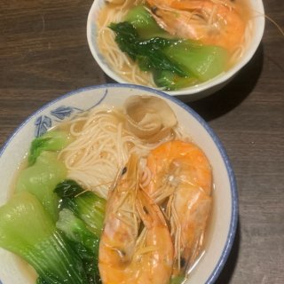 晚餐煮碗鲜虾🦐汤面🍜好吃养胃...