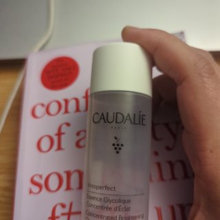 caudalie美白化妆水...