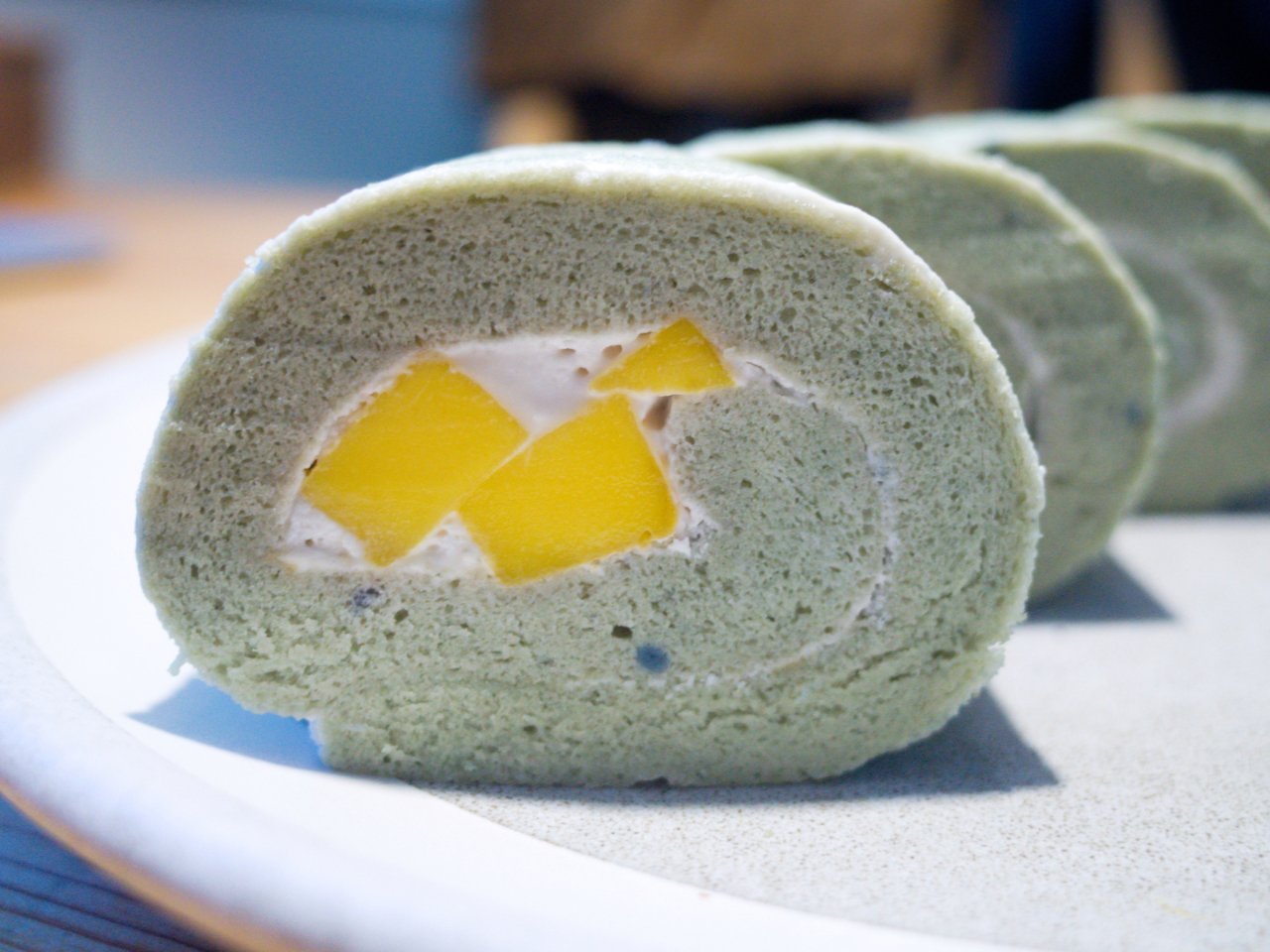 🍰高级灰绿色芒果蛋糕卷🥭记录第一次做😄...