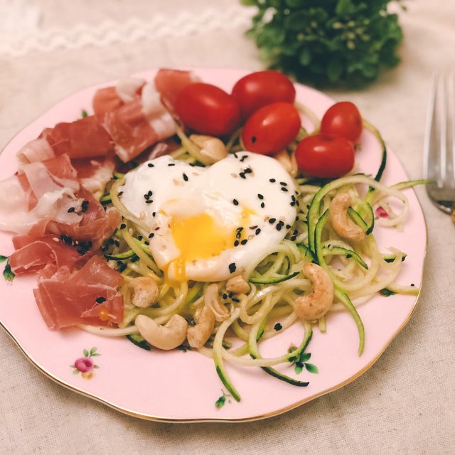 🌸餐盘上的🌈：Zoodles的低脂...