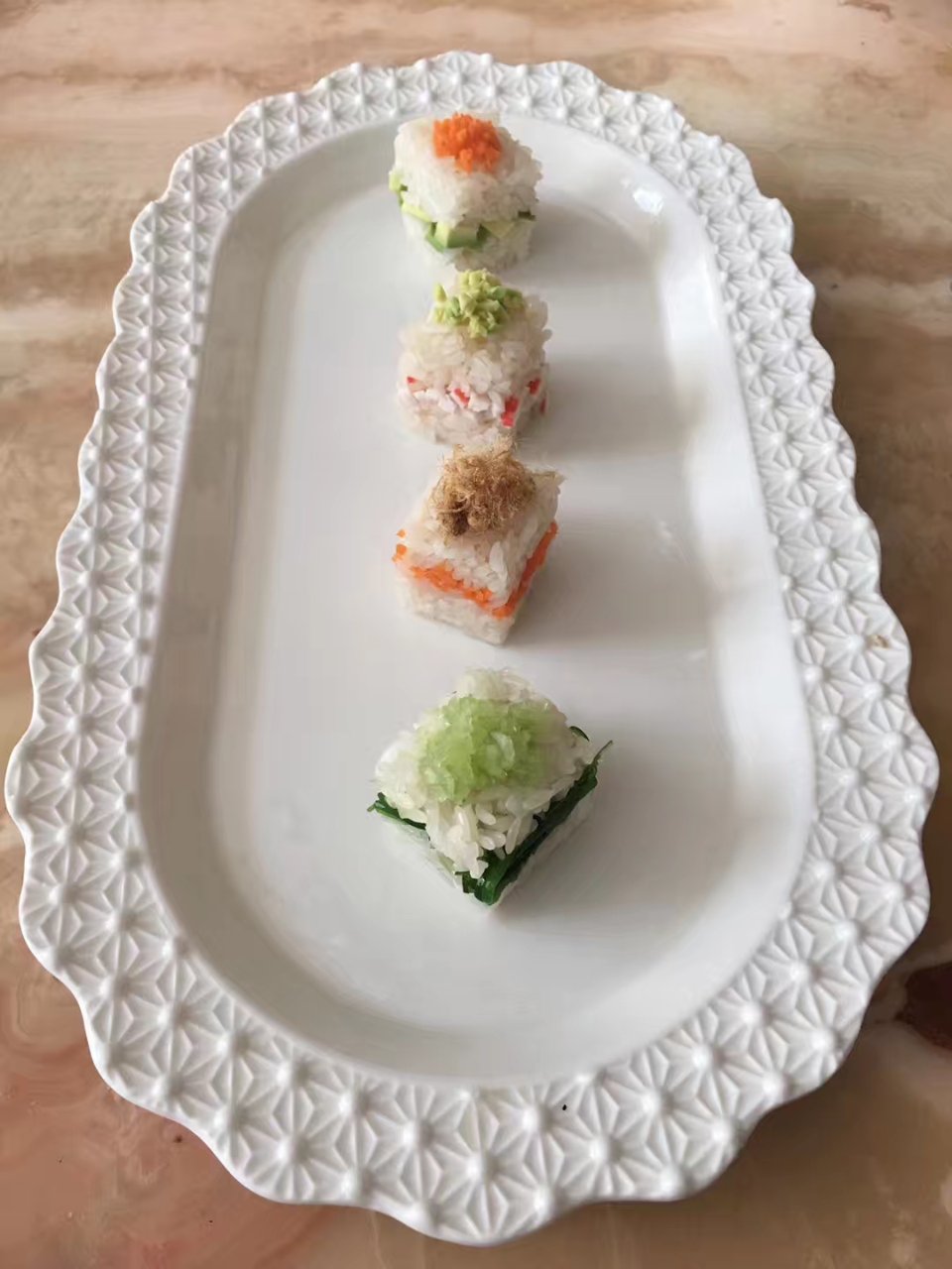 家里冰箱时常都囤着sushi食材...
