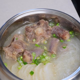 可以喝完整锅汤的超鲜 韩式牛尾汤🥣...