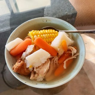 山药玉米鸡肉汤