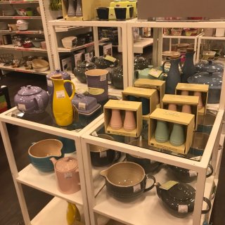 在美国逛TJMaxx，在英国逛TKMax...