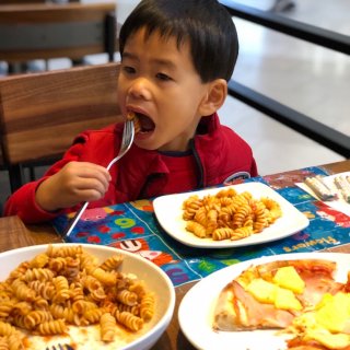 CPK儿童餐-肉酱意大利面,CPK儿童餐-夏威夷披萨,开年大红色,摸着良心推荐