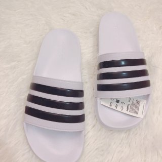 Adidas情侣网红拖鞋...