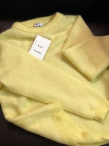 Acne Studios毛衣，穿上就是可爱的小黄鸭～