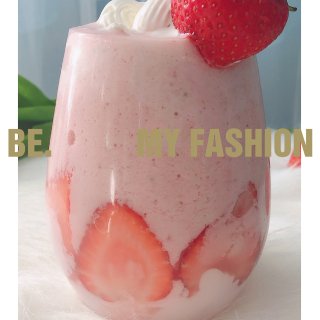 ✨夏日饮品✨营养又美味的草莓苹果奶昔...