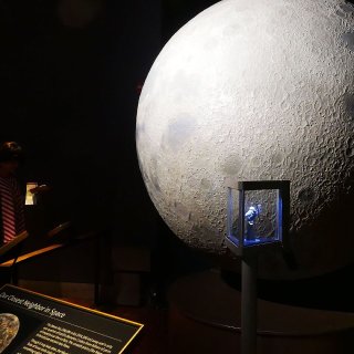 收集月亮 🌙 來自月球的隕石...