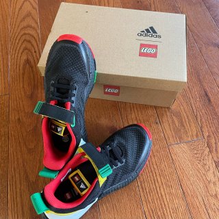 Adidas X Lego 童鞋颜值高！...
