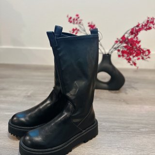 【Zara童鞋】一双帅气的厚底长靴...