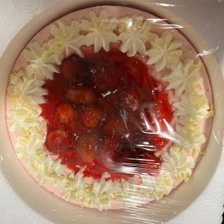 Aldi超市的这个草莓蛋糕很好吃哦！...