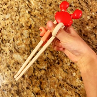 今日吃什么之孩子们用过最好用的辅助筷子🥢...