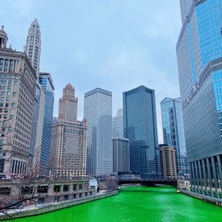 芝加哥一年一度☝️｜聖派翠克節綠河☘️...