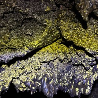 熔岩床国家纪念碑｜美丽又迷人的金色洞穴...
