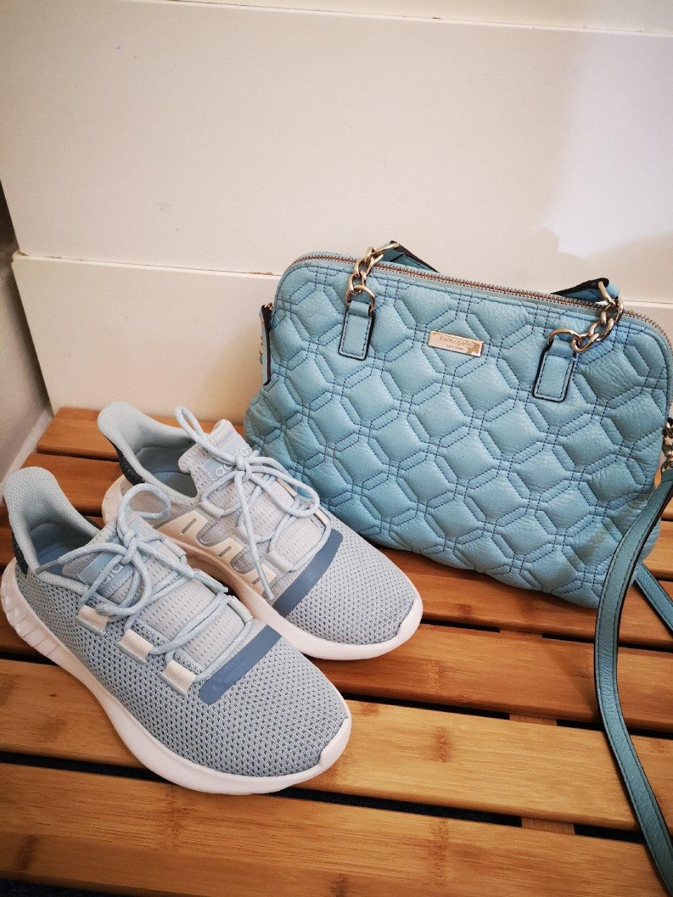 鞋子包包一个色(4):浅蓝色...