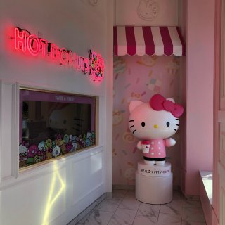 Hello Kitty Cafe | I...