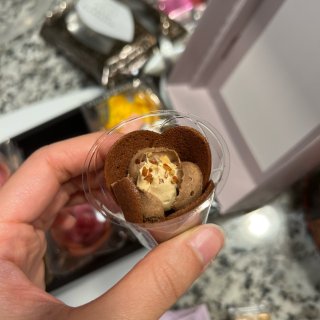 TULIP ROSE 3种囗味鲜奶巧克力...