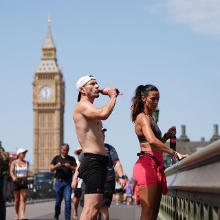 🚨40°C热浪席卷英国！红色预警拉响：数...