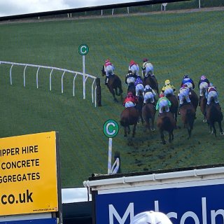 社区生活🏇｜解锁🔓人生新体验之赛马...
