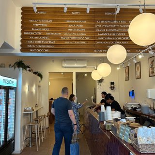 想给我蕞爱的中东冰激凌店，菠萝黑芝麻颁奖...