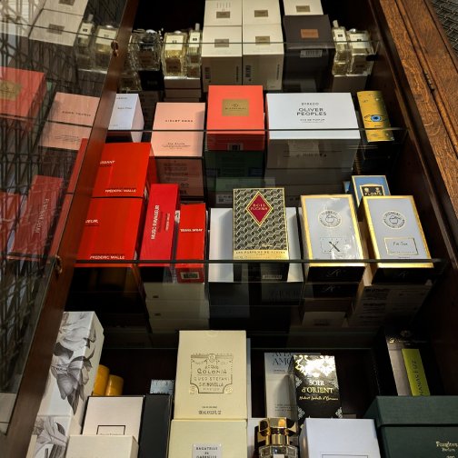 香水才不是拿来用的呢