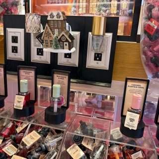 Bath&Body Works l 牆壁...