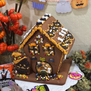 Trader Joe's 缺德舅,Haunted House Chocolate Cookie Kit | Trader Joe's