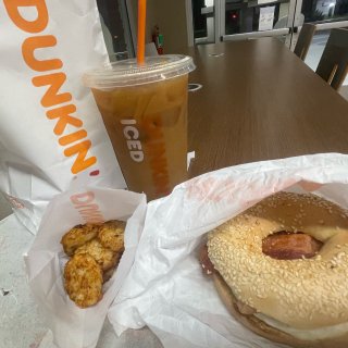 Dunkin‘ 家$6 冰咖咸肉贝果薯块...