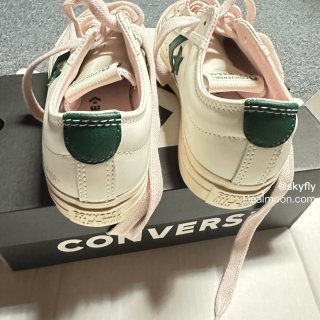 Converse复古小白鞋...