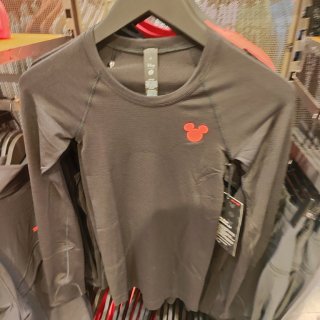 进店近距离观察一下Lululemon✖️...