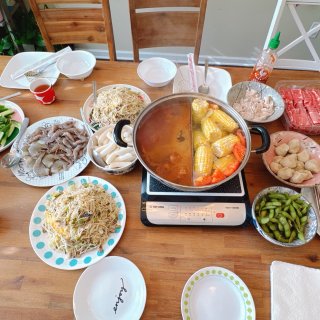 感恩节大餐 鸳鸯锅 简单的火锅🍲 一家人...