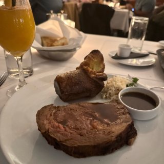 🥩Ringside steakhouse...