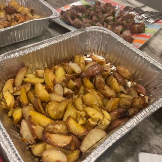 Friendsgiving-俄罗斯家庭的...