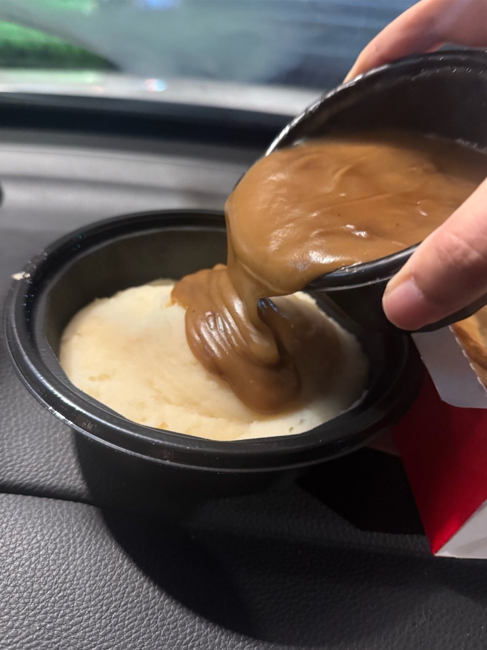 KFC今日好Deal🔥满$5送大份土豆泥...