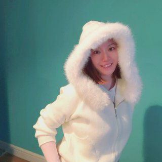 被Zara这件白衣连帽毛衣开衫给绒到了❄...