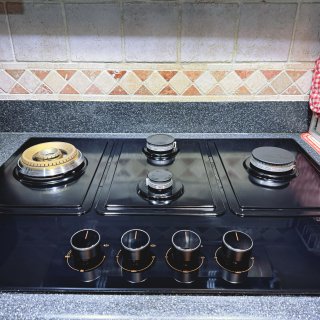 花王厨房油污强效清洁喷雾，清洁效果看的见...