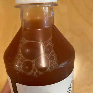 喜茶爆汁杨梅，一半果汁一半茶🍵，味道很好...