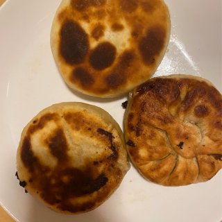 美味的酸菜猪肉🐷馅饼和饺子🥟东北风味儿满...