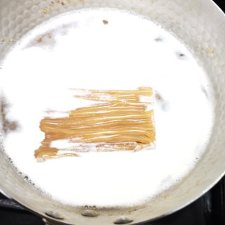 🌧下雨天煮一锅黏黏糊糊东北麻辣烫...