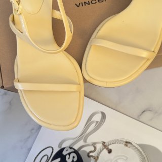 小鸡黄Vince细根带小猫跟，娇气的优雅...