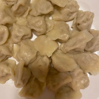 美味的酸菜猪肉🐷馅饼和饺子🥟东北风味儿满...