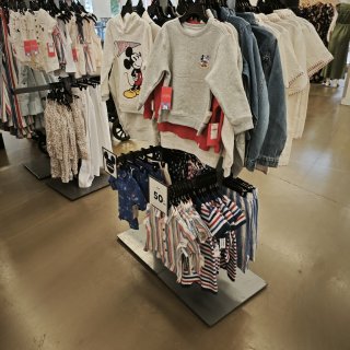 Old Navy童装五折入手花花套装...