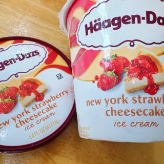 哈根达斯 🍓纽约草莓芝士蛋糕冰淇淋🍦...
