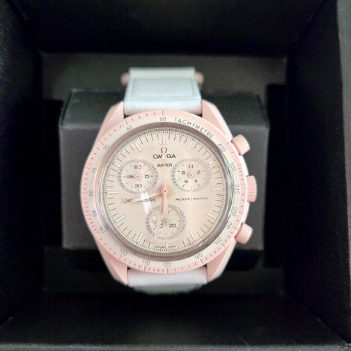 Swatch X Omega，粉红的金星