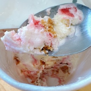哈根达斯 🍓纽约草莓芝士蛋糕冰淇淋🍦...