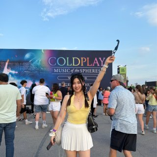 最近很爱小鸡黄🐤ootd fit che...