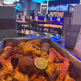 打卡海鲜店juicy seafood...