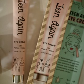 烟酰胺+视黄醇+胜肽，这支抗初老眼霜配方...