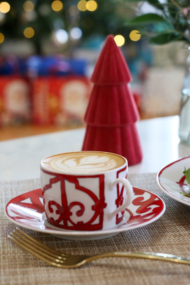 圣诞节，必须要有圣诞红餐具｜鸿（红...